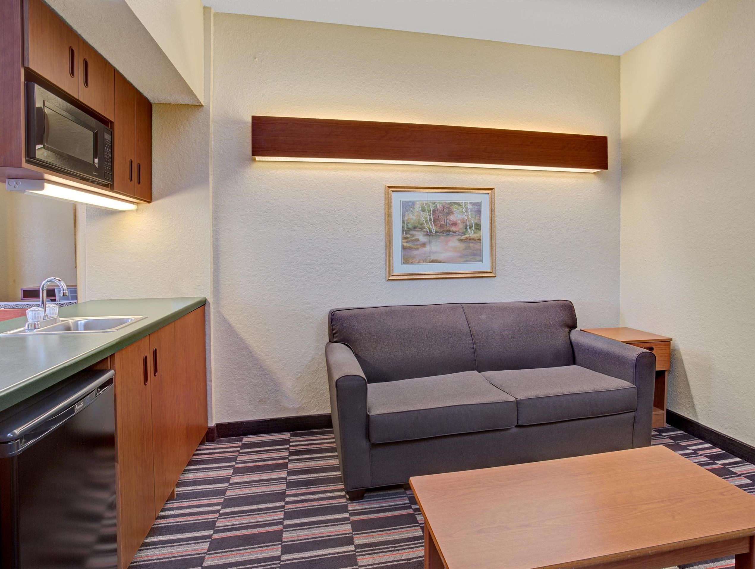 Microtel Inn & Suites By Wyndham Bushnell Exterior foto