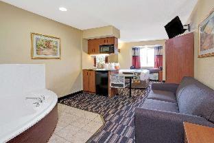 Microtel Inn & Suites By Wyndham Bushnell Quarto foto